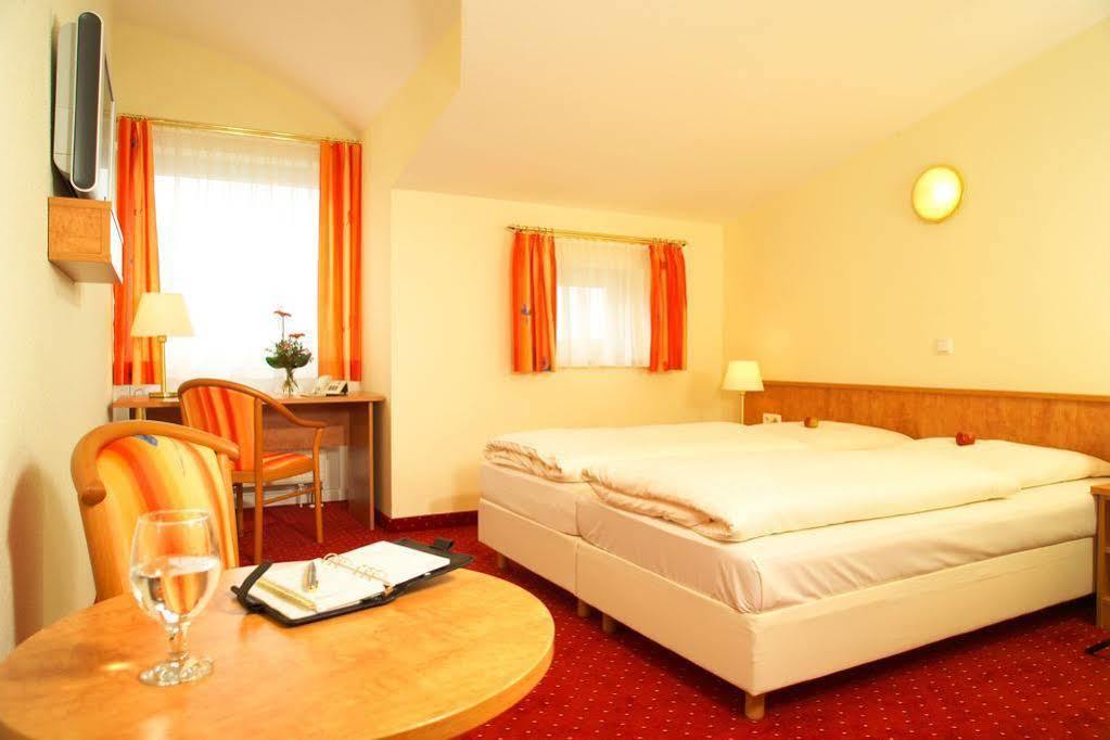 Friends Hotel Kerpen Kerpen  Exterior photo