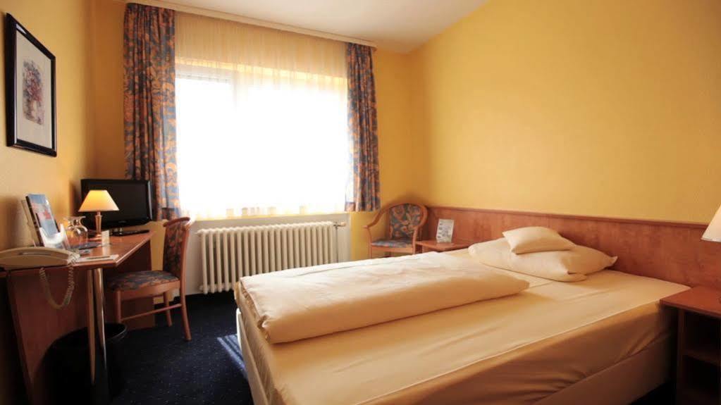 Friends Hotel Kerpen Kerpen  Exterior photo